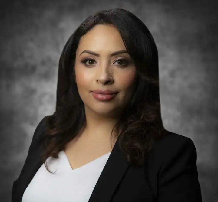 Intero - Elizabeth Medina