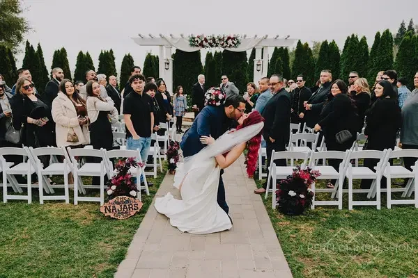 Julie Munoz. Mobile Image